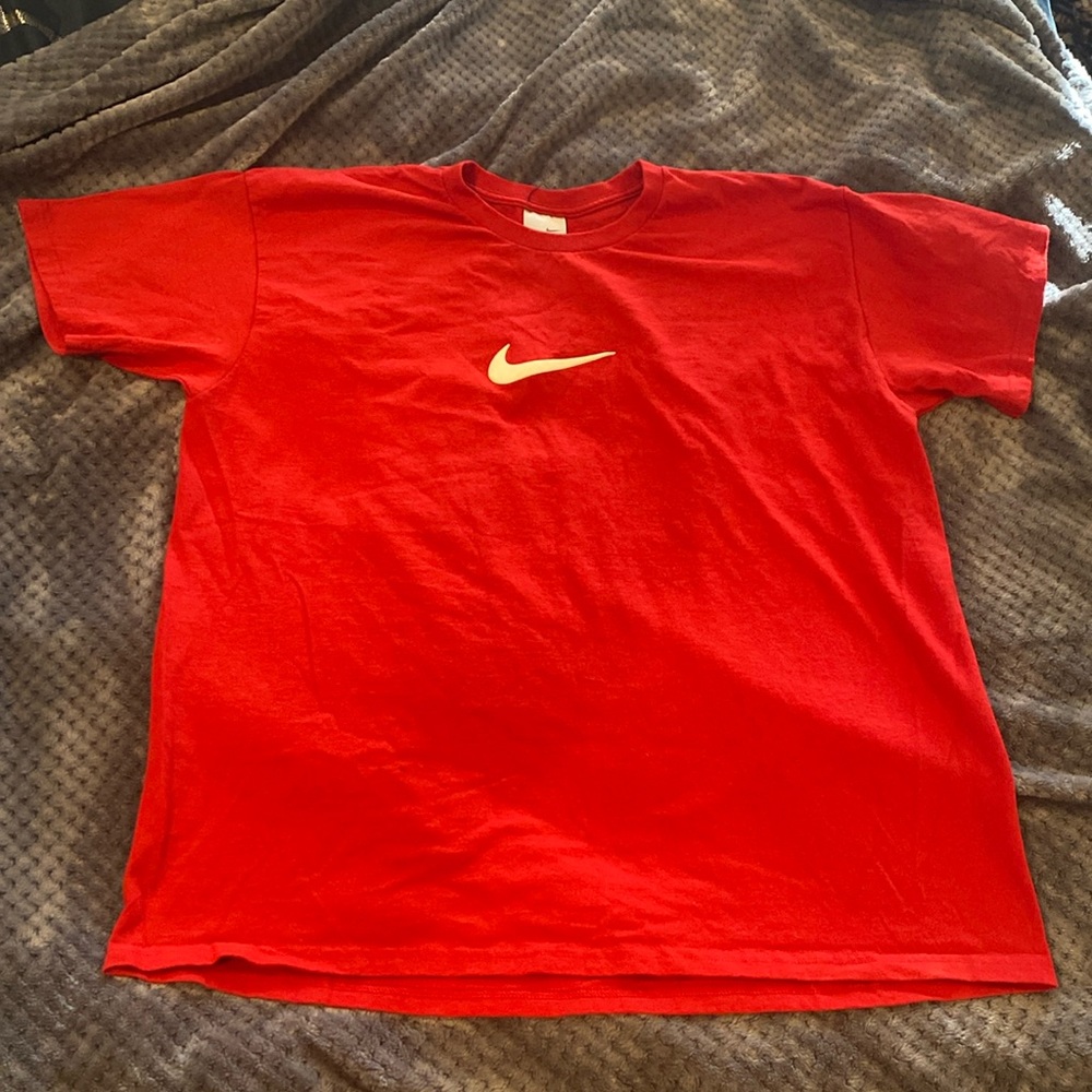 GC Vintage red Nike T-shirt szXL with leather style swoosh logo